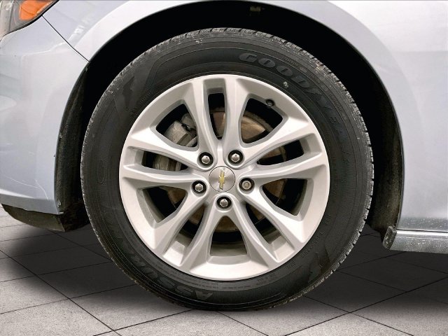 Used 2018 Chevrolet Malibu LT FWD image 8