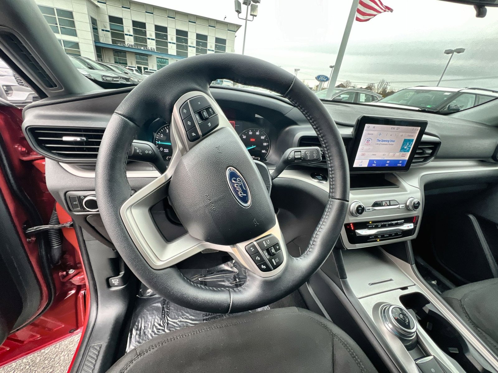 Certified 2023 Ford Explorer XLT image 16