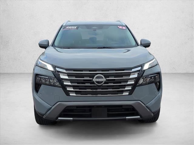 Used 2025 Nissan Rogue SL image 9