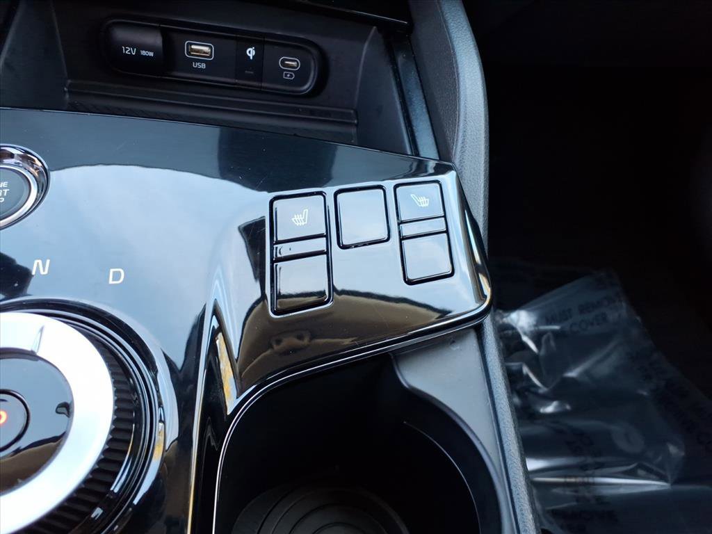 Used 2025 Kia Sportage EX image 22