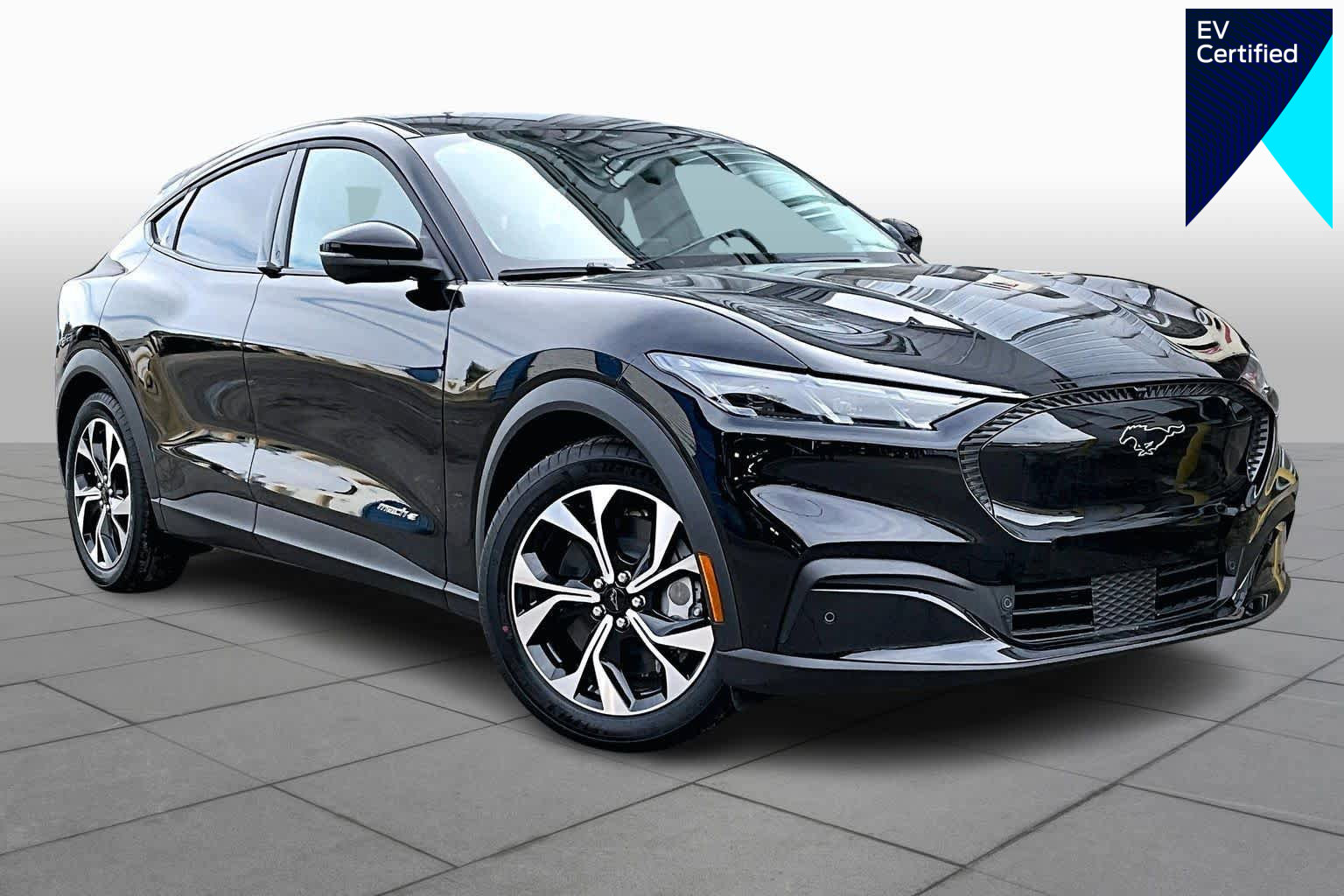 Certified 2025 Ford Mustang Mach-E Select image 1