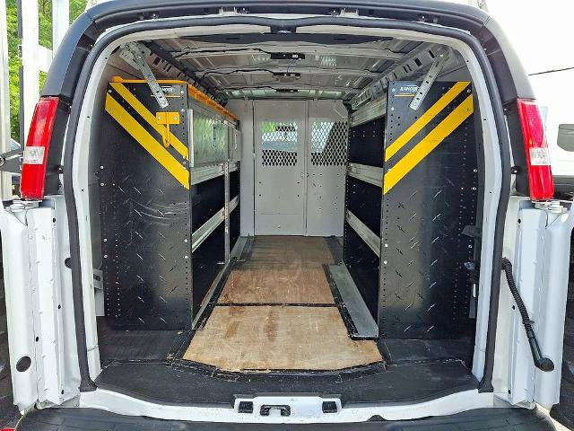 Used 2021 Chevrolet Express 2500 w/ Communications Package RWD image 30