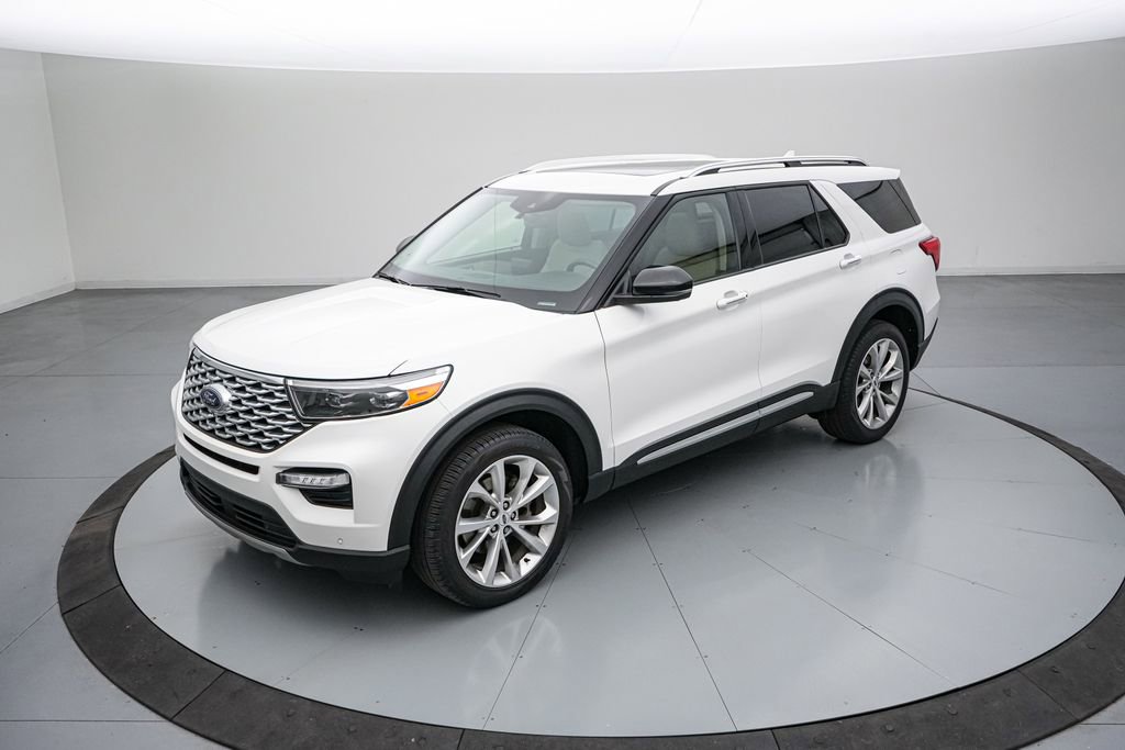 Certified 2023 Ford Explorer Platinum w/ Technology Package AWD/4WD image 9