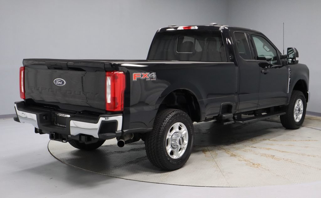 Certified 2025 Ford F350 XLT w/ FX4 Off-Road Package AWD/4WD image 11