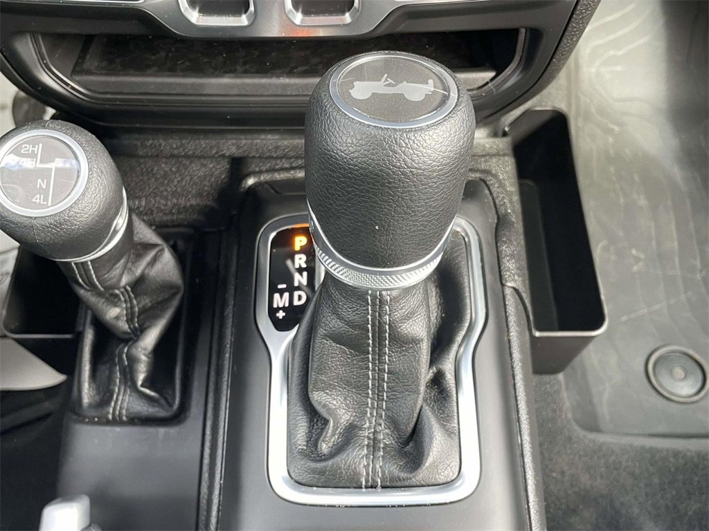 Used 2025 Jeep Wrangler Sport image 16