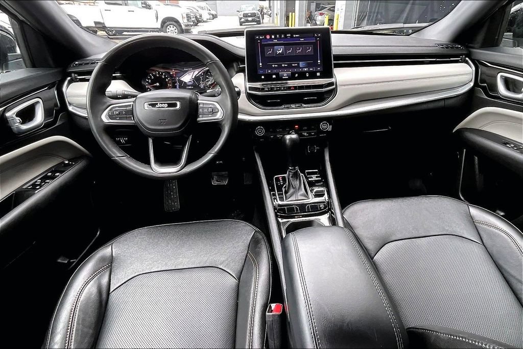 Used 2023 Jeep Compass Limited AWD/4WD image 14