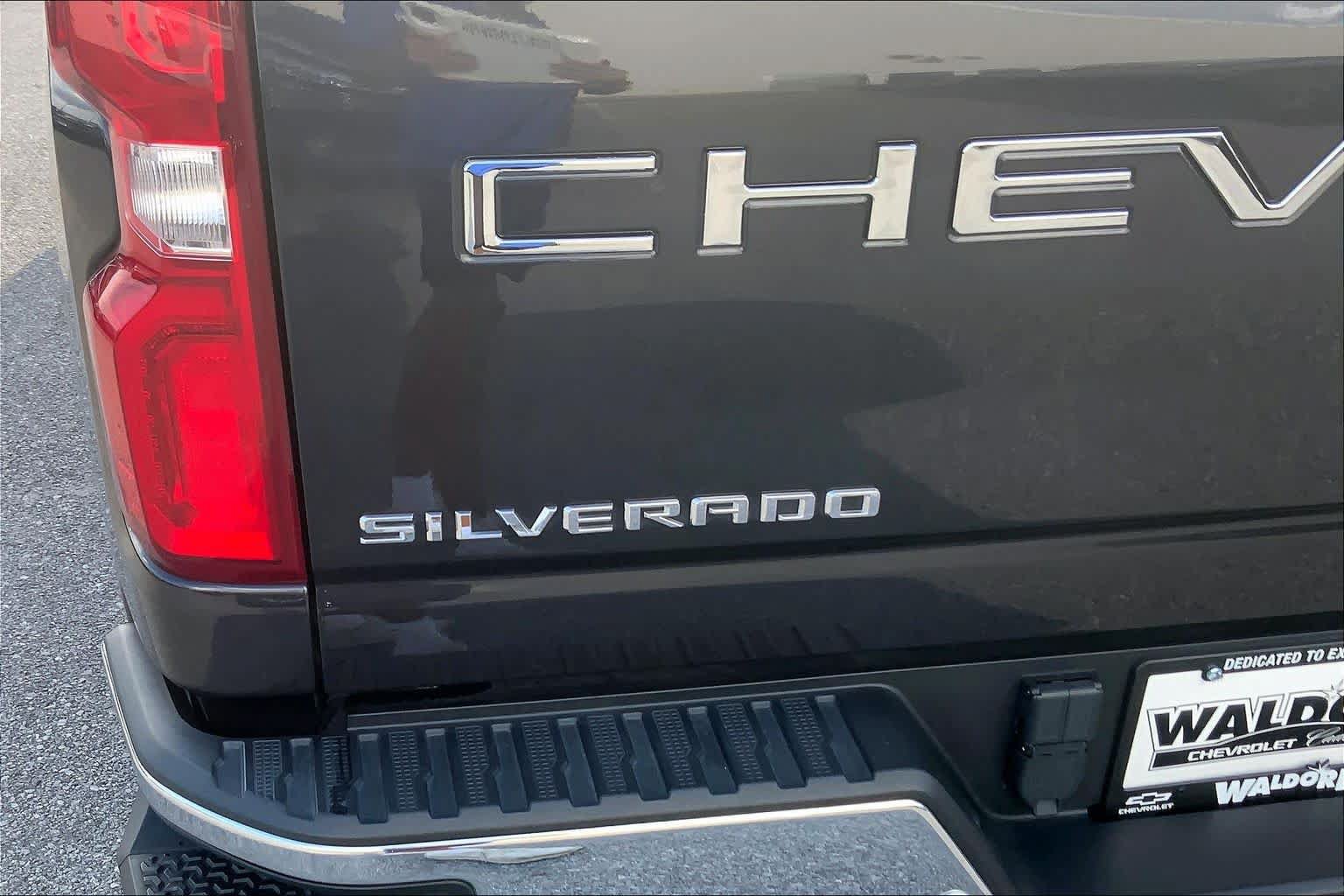 Used 2024 Chevrolet Silverado 2500 LTZ w/ LTZ Premium Package AWD/4WD image 31