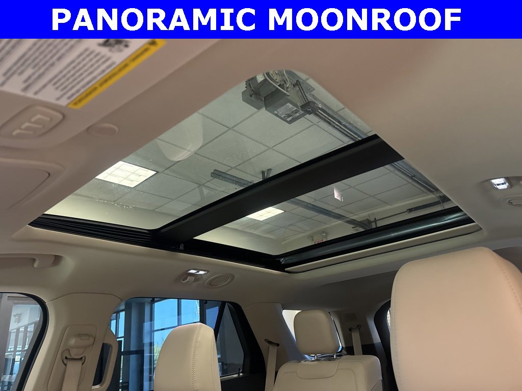 Certified 2024 Ford Explorer Platinum w/ Technology Package image 6
