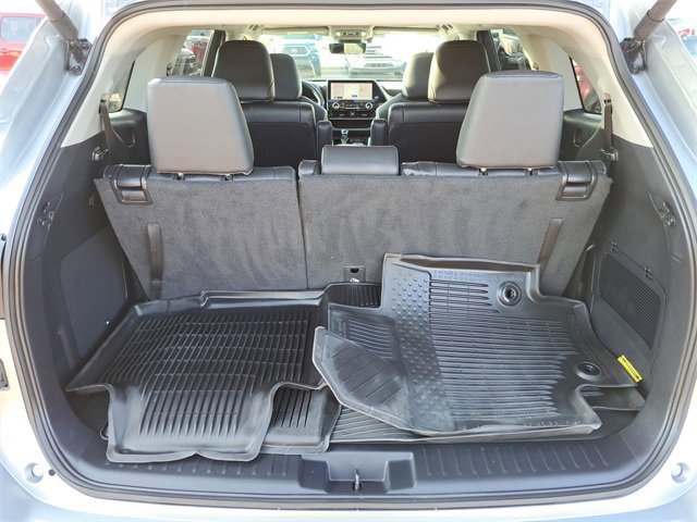Used 2024 Toyota Highlander Platinum image 31