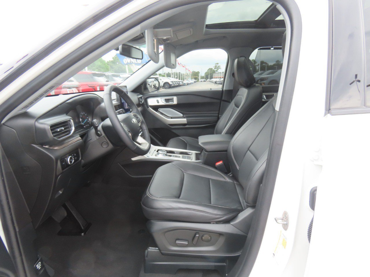 Certified 2024 Ford Explorer Limited w/ Limited Technology Package RWD image 27
