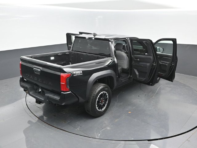 Used 2025 Toyota Tacoma TRD Off-Road AWD/4WD image 26