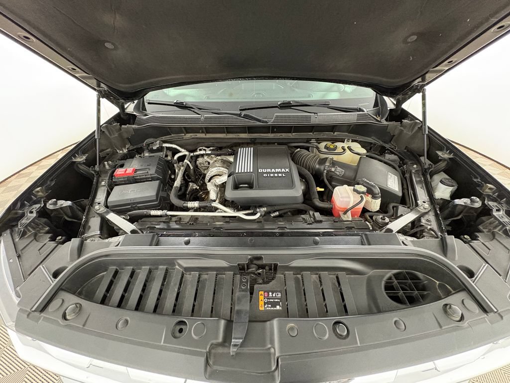 Used 2020 Chevrolet Silverado 1500 LTZ AWD/4WD image 32