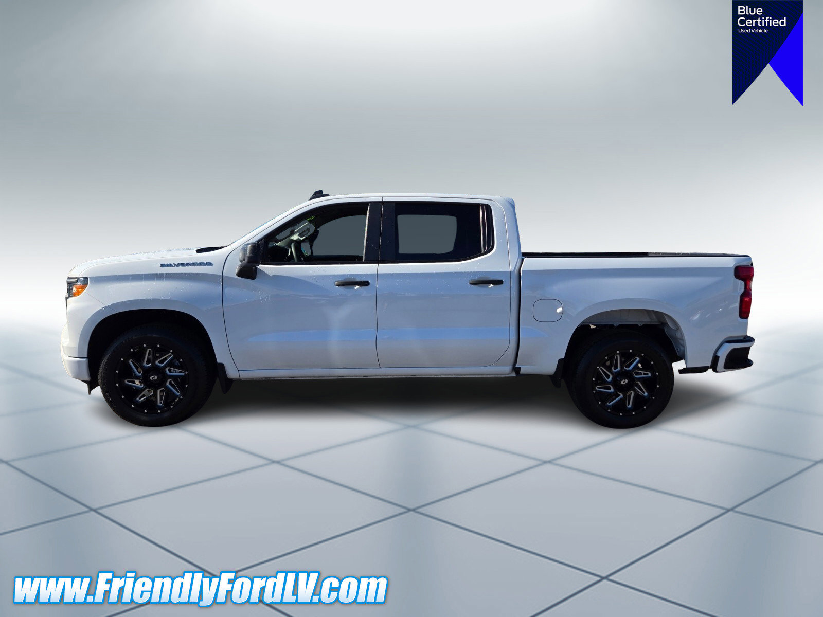 Used 2023 Chevrolet Silverado 1500 Custom image 2