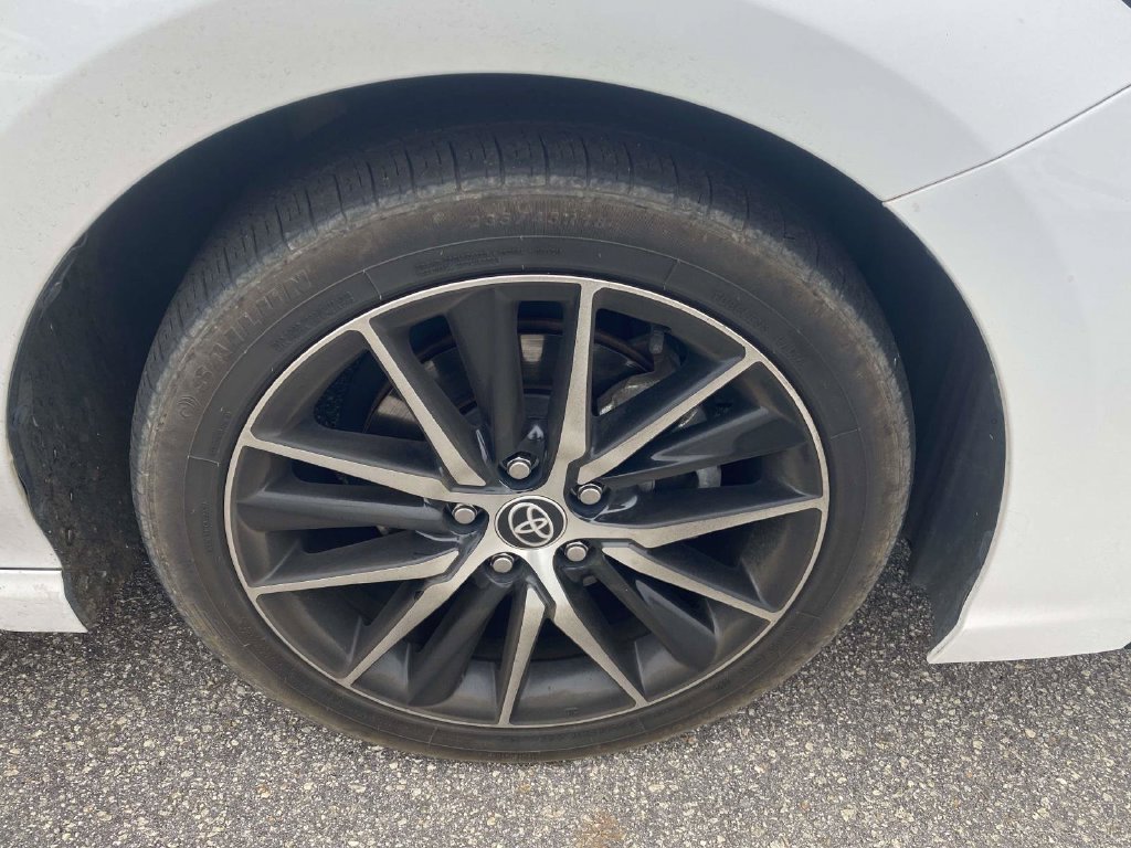 Used 2023 Toyota Camry SE FWD image 4