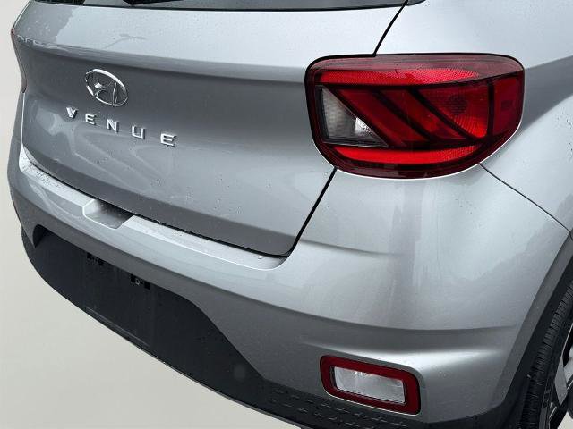 Used 2023 Hyundai Venue SEL FWD image 9