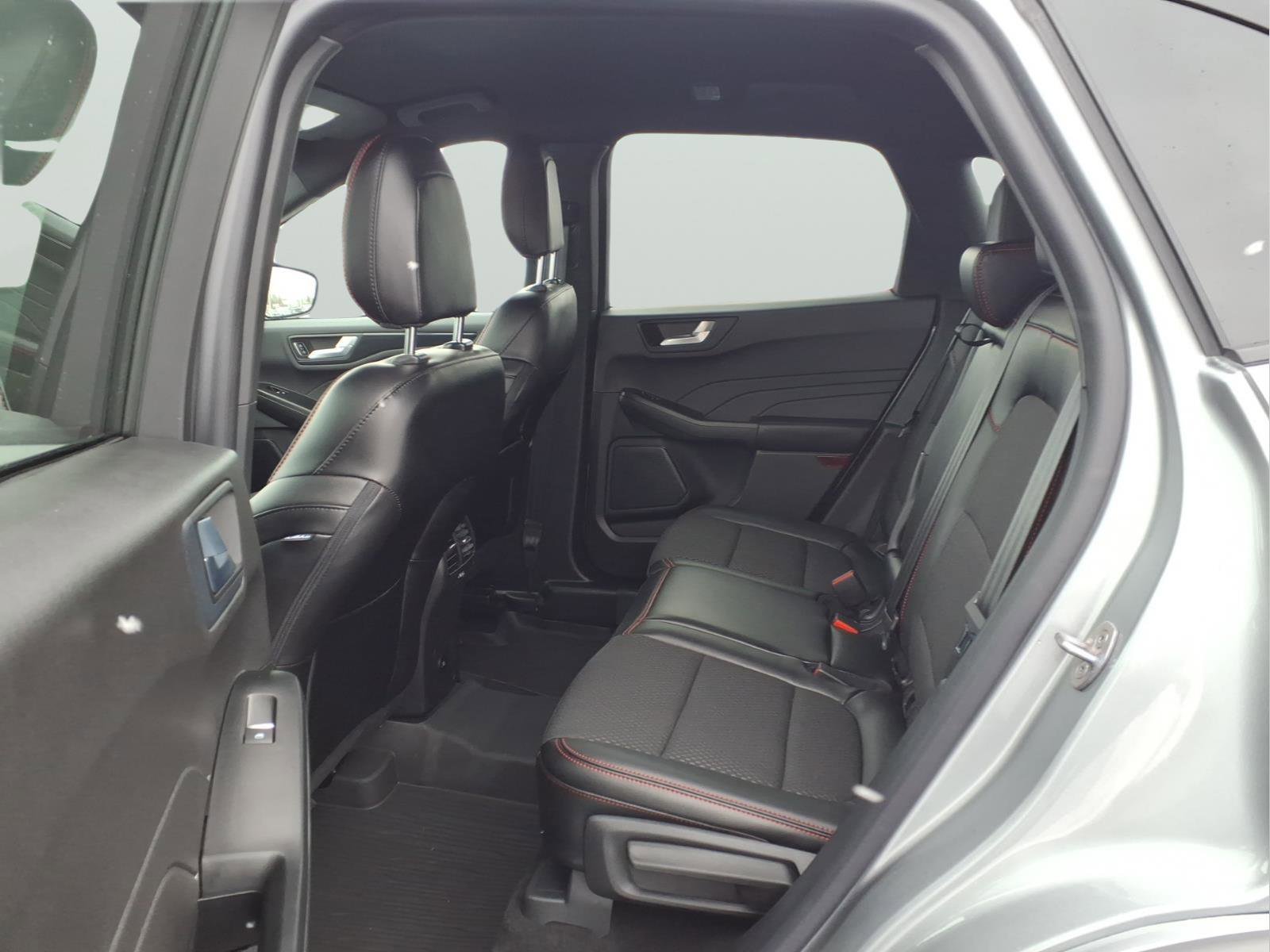 Certified 2024 Ford Escape ST-Line w/ Tech Pack #1 AWD/4WD image 10