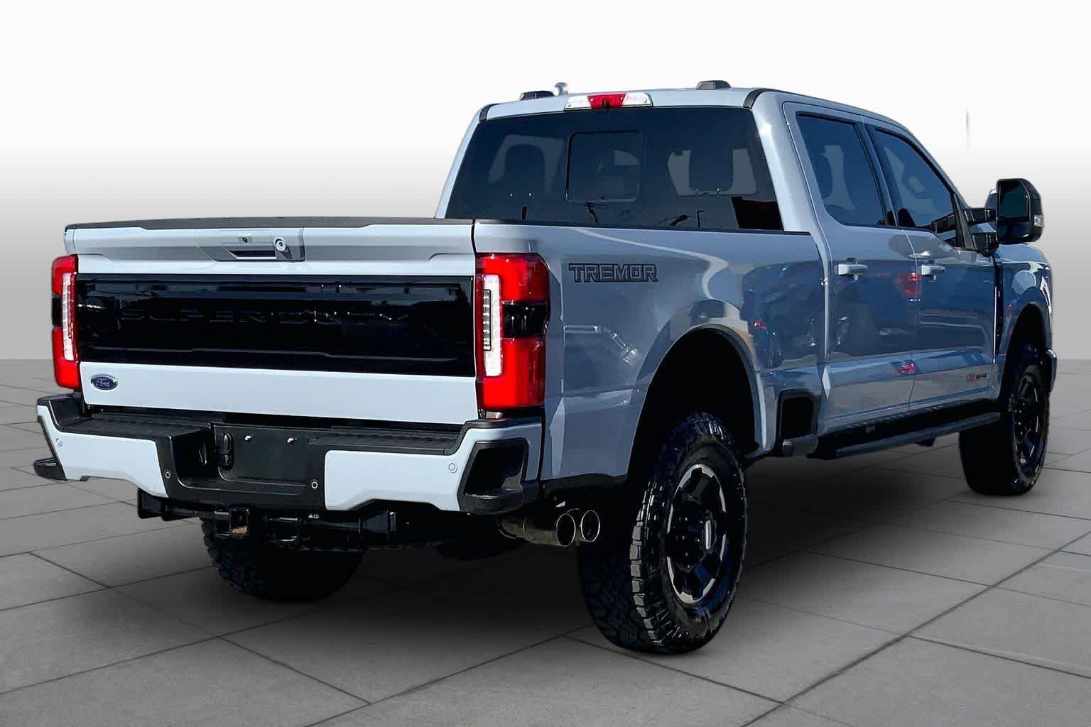 Certified 2025 Ford F250 Platinum w/ Tremor Off-Road Package AWD/4WD image 13