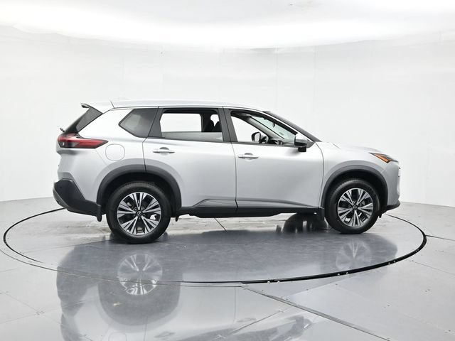 Used 2023 Nissan Rogue SV FWD image 2
