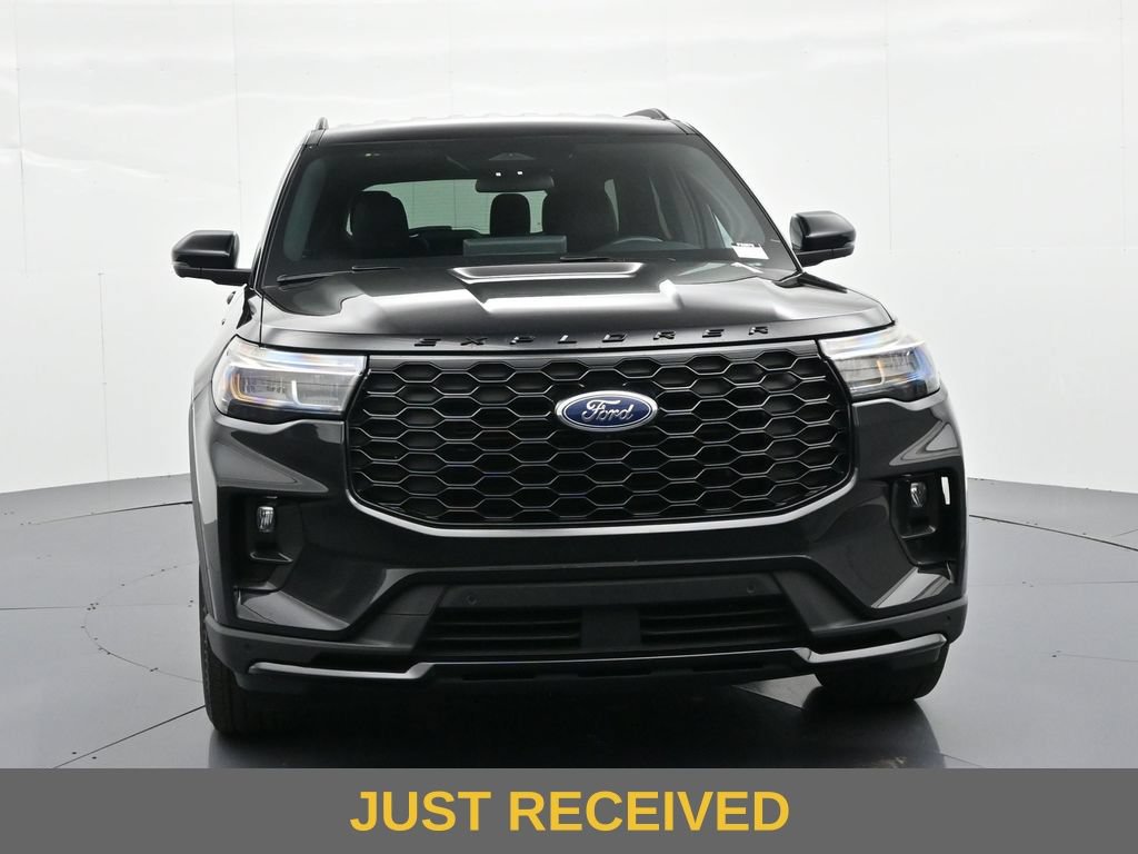 Certified 2025 Ford Explorer ST-Line AWD/4WD image 3