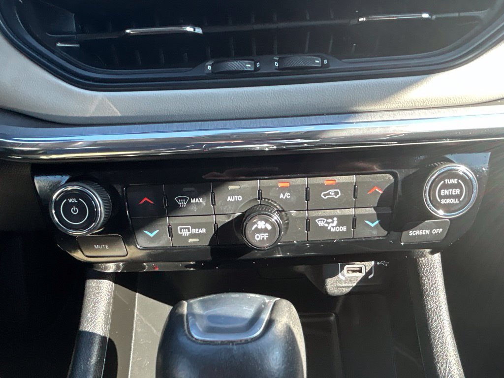 Used 2022 Jeep Compass Limited w/ Elite Group AWD/4WD image 24