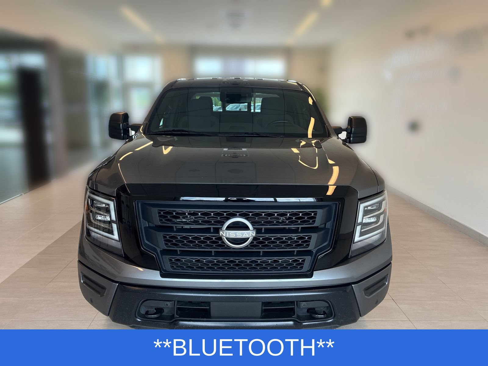 Used 2024 Nissan Titan SV w/ SV Convenience Package AWD/4WD image 7