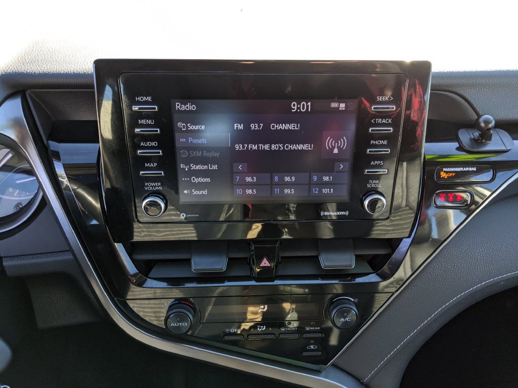 Used 2021 Toyota Camry SE w/ Blackout Package (TMS) FWD image 8