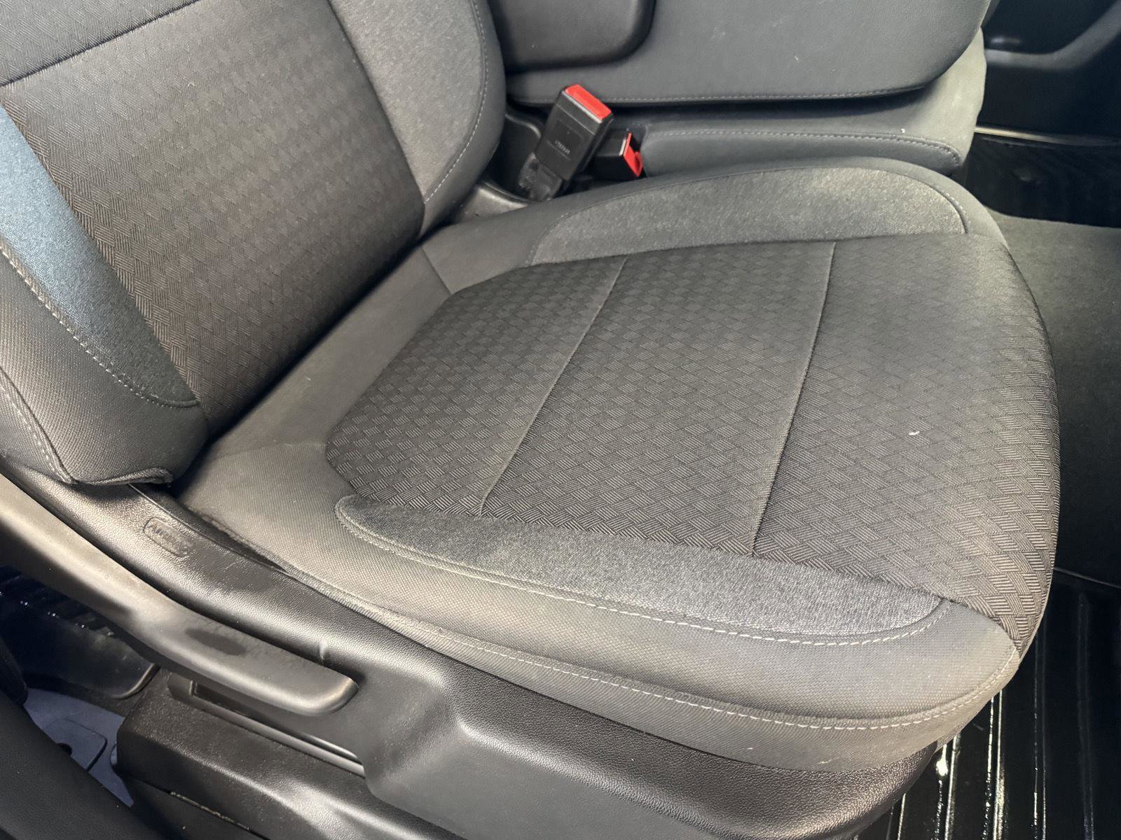 Used 2021 Chevrolet Silverado 1500 LT image 26