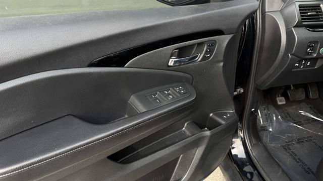 Used 2021 Honda Pilot Touring image 9