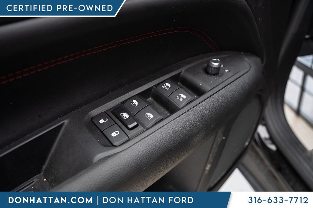 Used 2022 Jeep Compass Trailhawk w/ Trailhawk Convenience Group AWD/4WD image 19