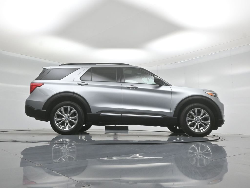Certified 2023 Ford Explorer XLT w/ Equipment Group 202A AWD/4WD image 47
