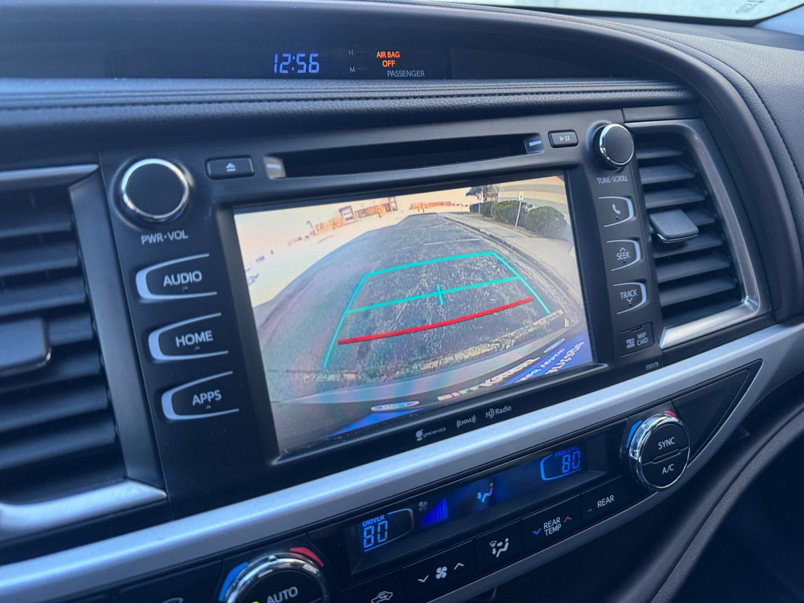 Used 2017 Toyota Highlander XLE image 32