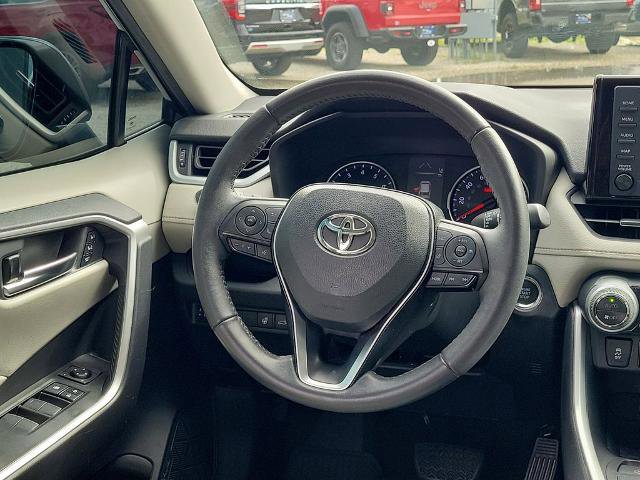 Used 2021 Toyota RAV4 XLE Premium FWD image 16