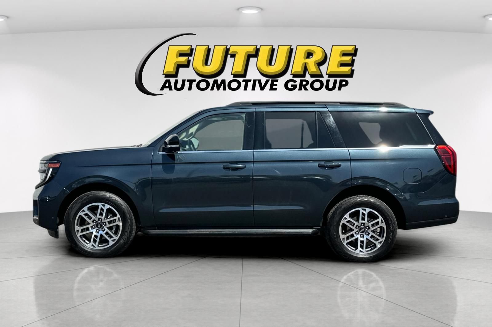 Certified 2025 Ford Expedition Active AWD/4WD image 6