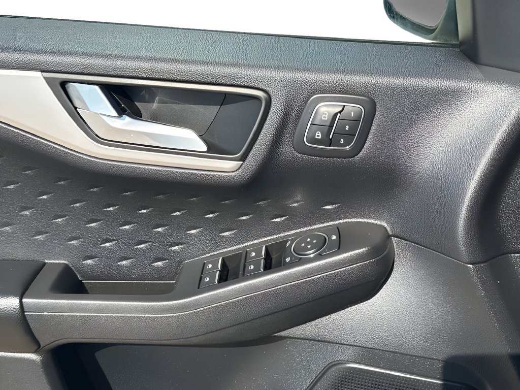Certified 2020 Ford Escape SEL AWD/4WD image 20