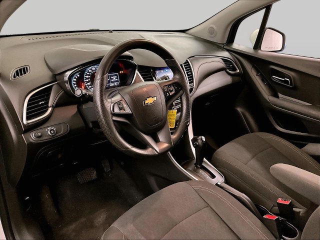 Used 2021 Chevrolet Trax LS w/ Tint and Cruise Package FWD image 12