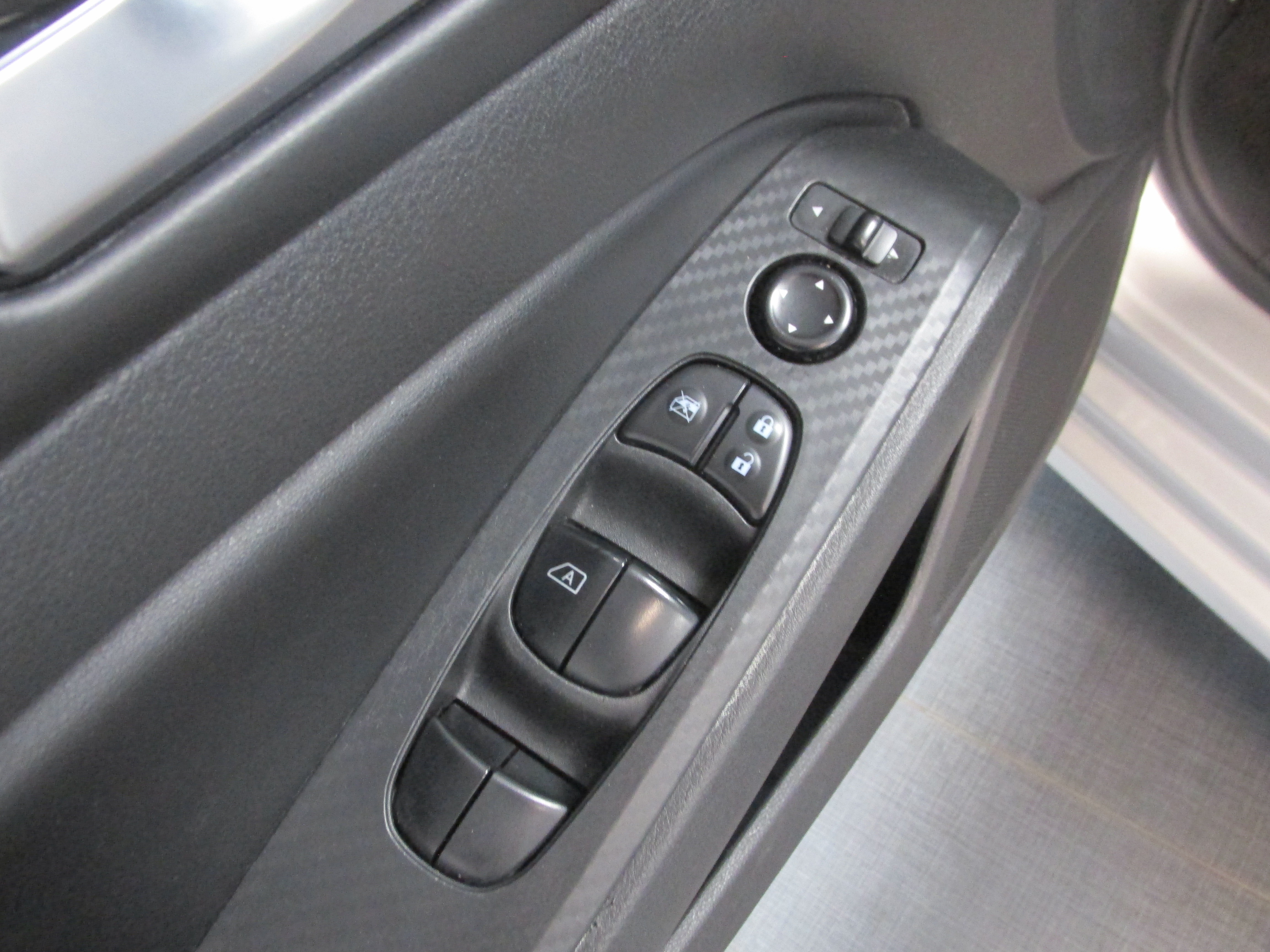 Used 2024 Nissan Altima 2.5 SV FWD image 28