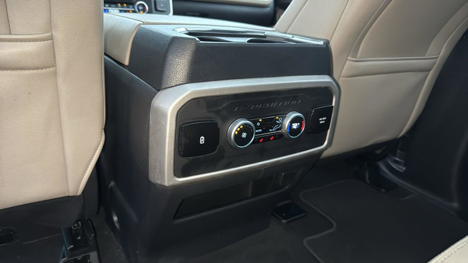 Certified 2024 Ford Expedition Max Limited image 28