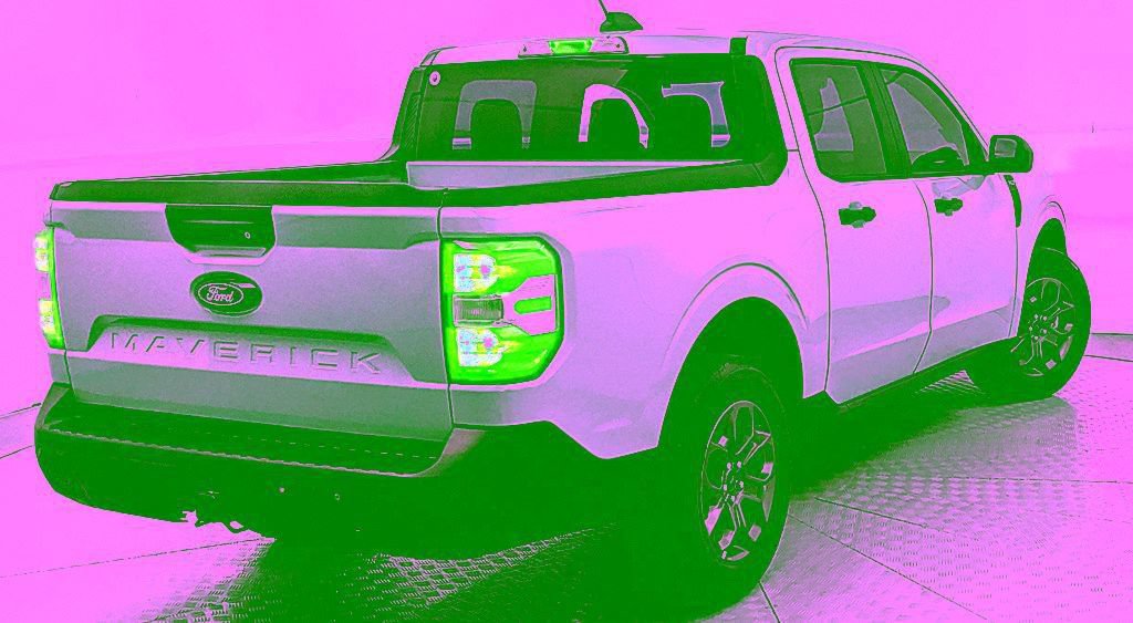 Certified 2025 Ford Maverick XLT w/ Equipment Group 302A AWD/4WD image 3
