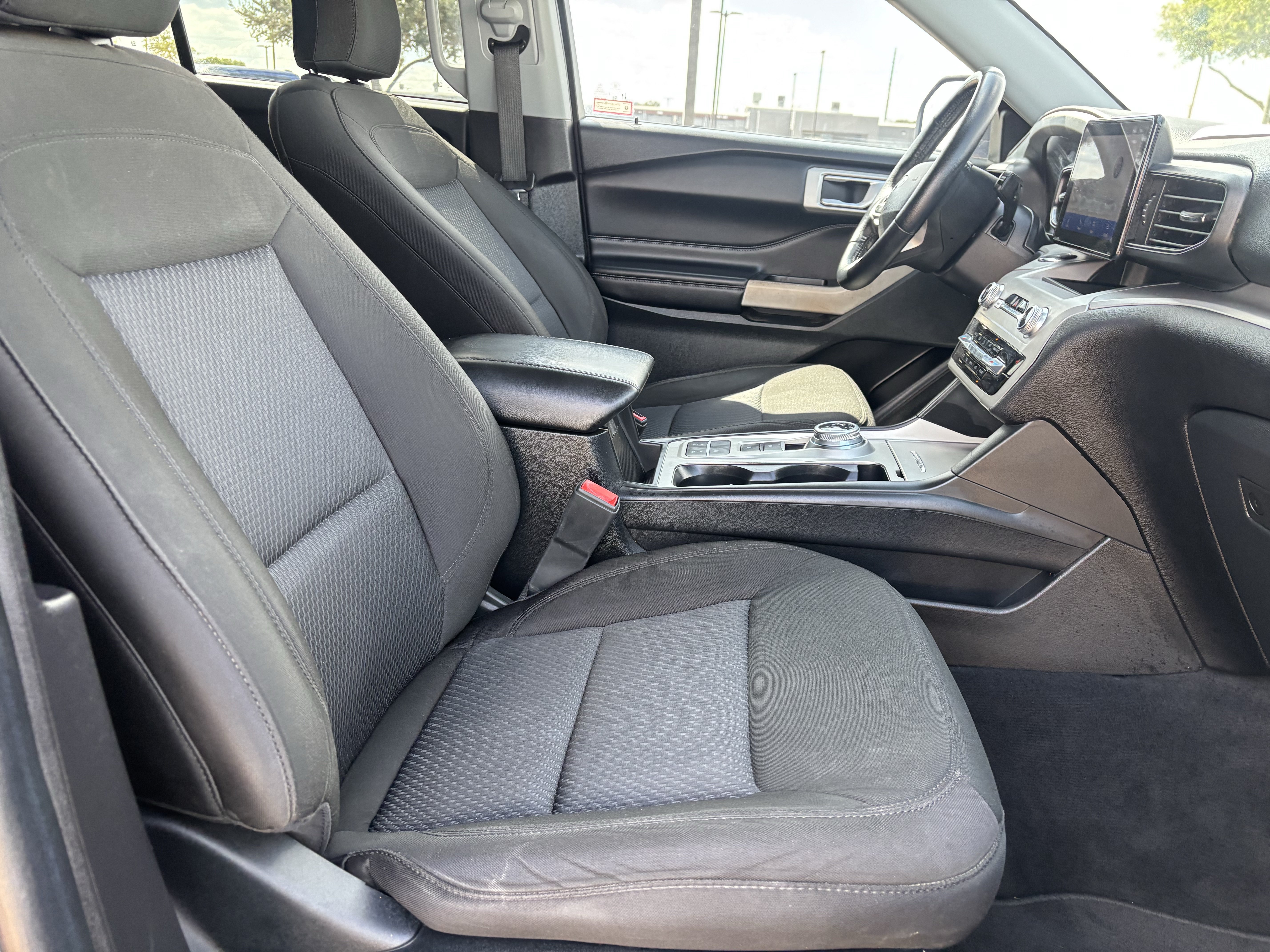 Certified 2022 Ford Explorer XLT RWD image 23
