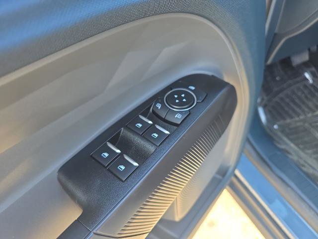 Certified 2025 Ford Maverick Lariat w/ Black Appearance Package image 19