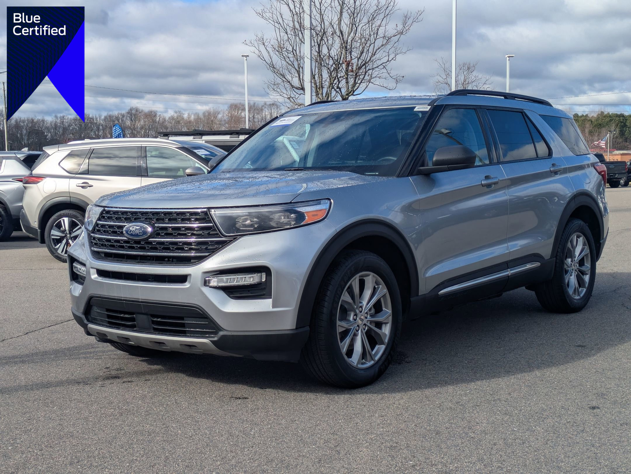 Certified 2022 Ford Explorer XLT w/ Equipment Group 202A image 1