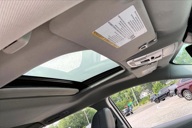 Used 2021 Toyota Sienna XLE FWD image 21