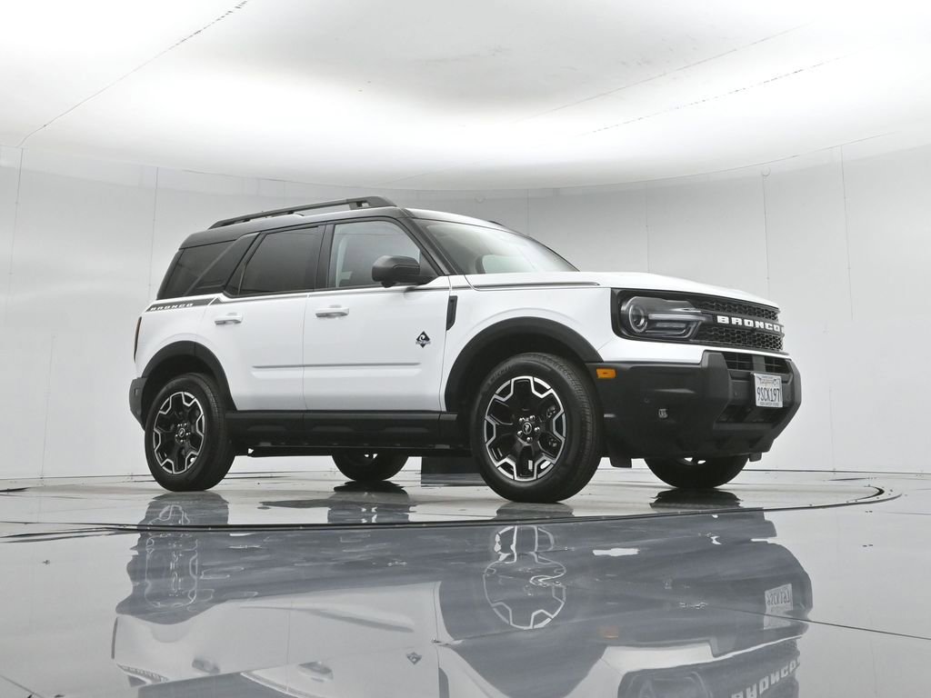 Certified 2025 Ford Bronco Sport Outer Banks w/ Outer Banks Tech Package+ AWD/4WD image 4