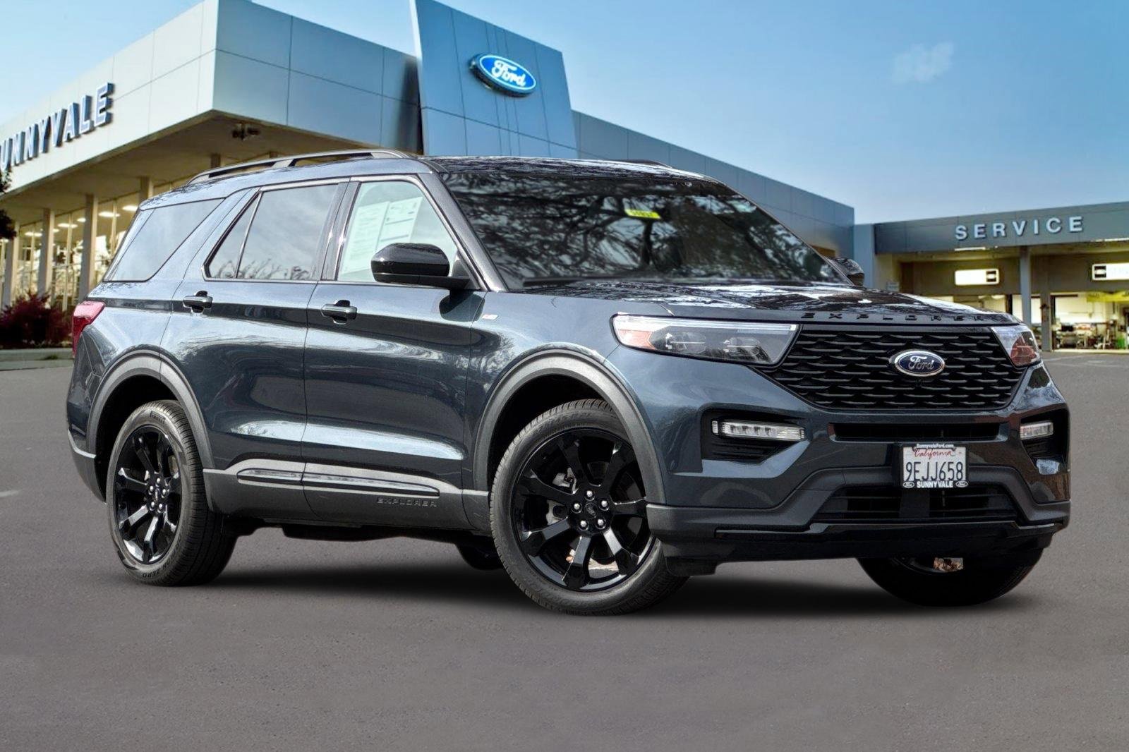 Certified 2022 Ford Explorer ST-Line w/ Class IV Trailer Tow Package image 2