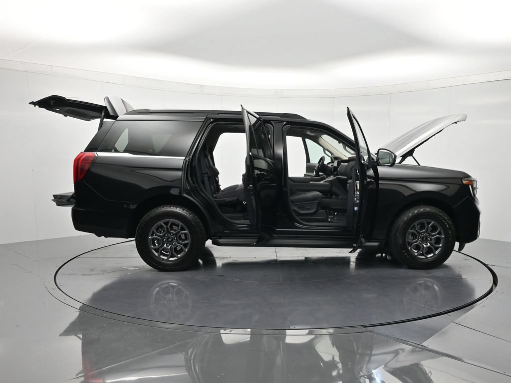 Certified 2025 Ford Expedition Active AWD/4WD image 48