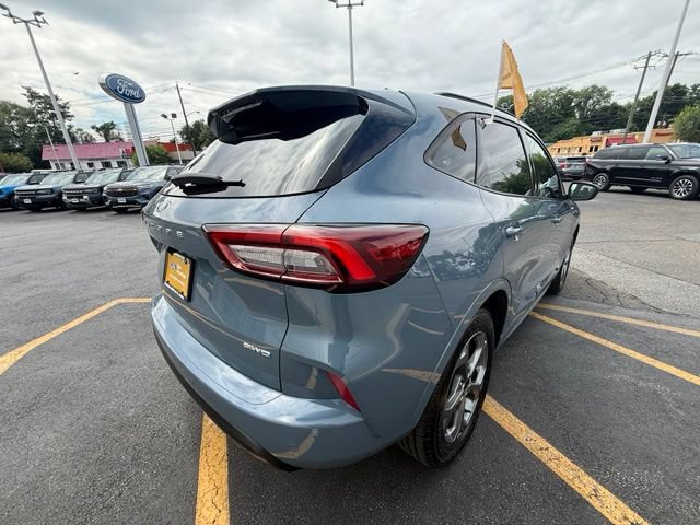 Certified 2023 Ford Escape ST-Line w/ Tech Pack #1 AWD/4WD image 9