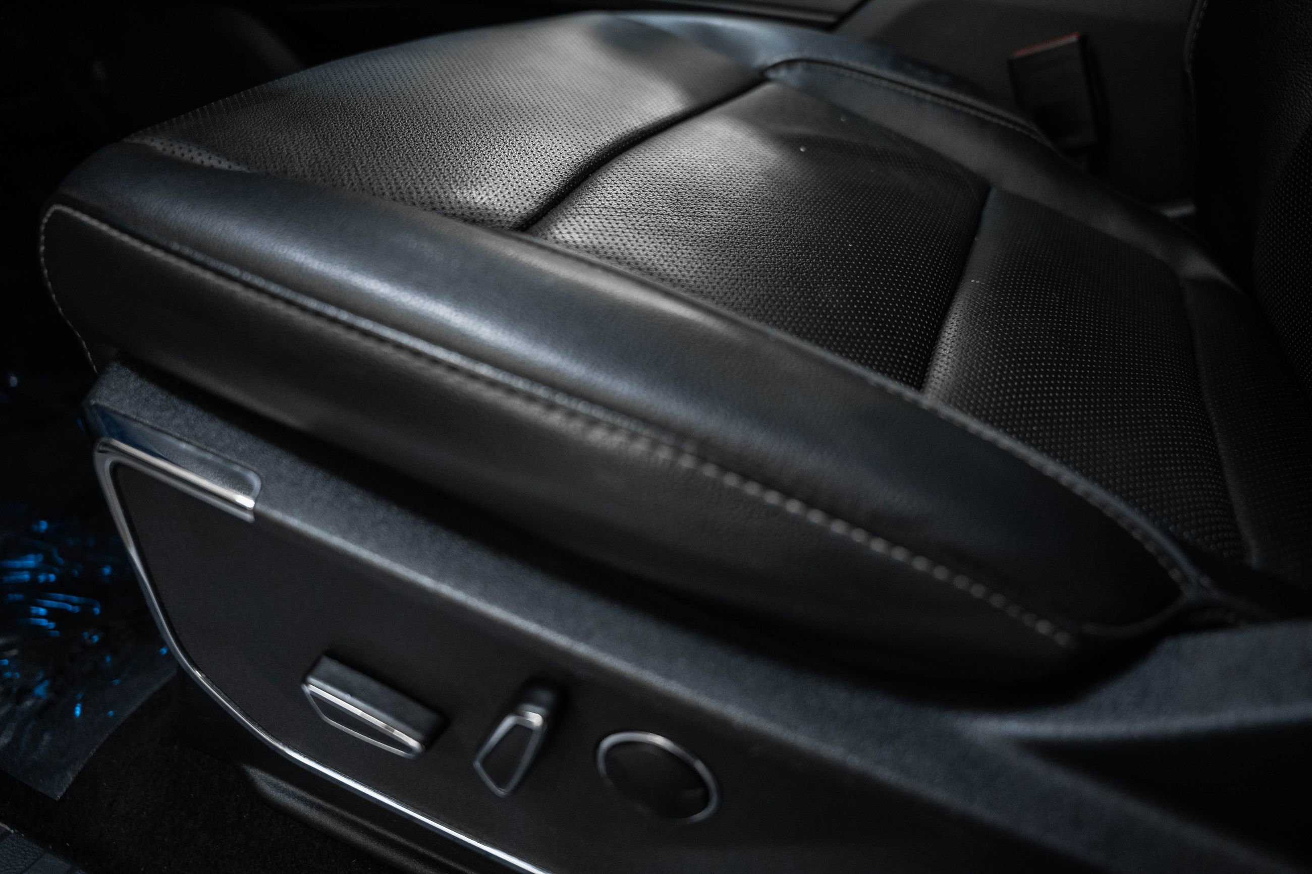 Certified 2023 Ford F150 Lariat w/ Equipment Group 502A High image 46