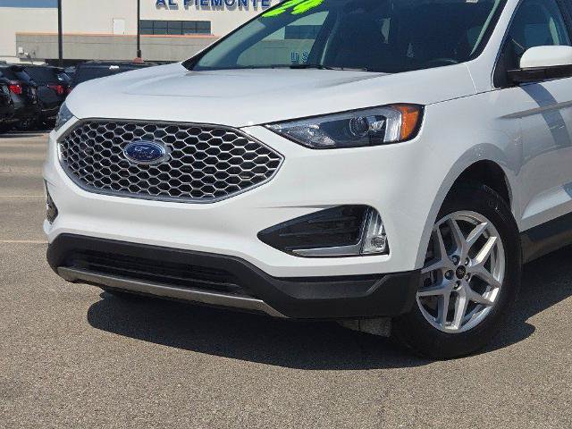 Certified 2024 Ford Edge SEL w/ Convenience Package AWD/4WD image 2