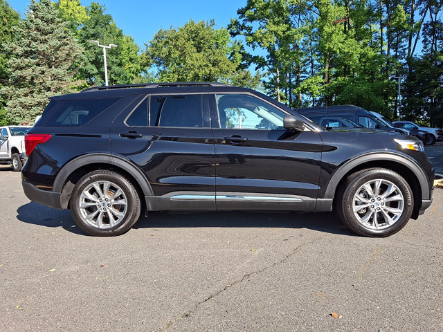 Certified 2023 Ford Explorer XLT w/ Equipment Group 202A AWD/4WD image 12
