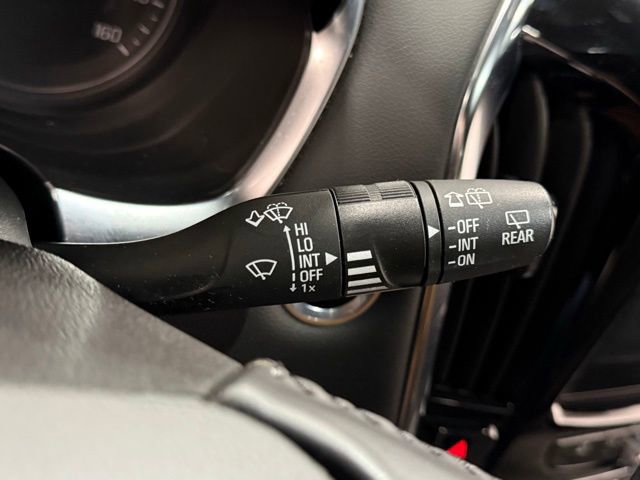 Used 2022 Chevrolet Traverse LT image 20